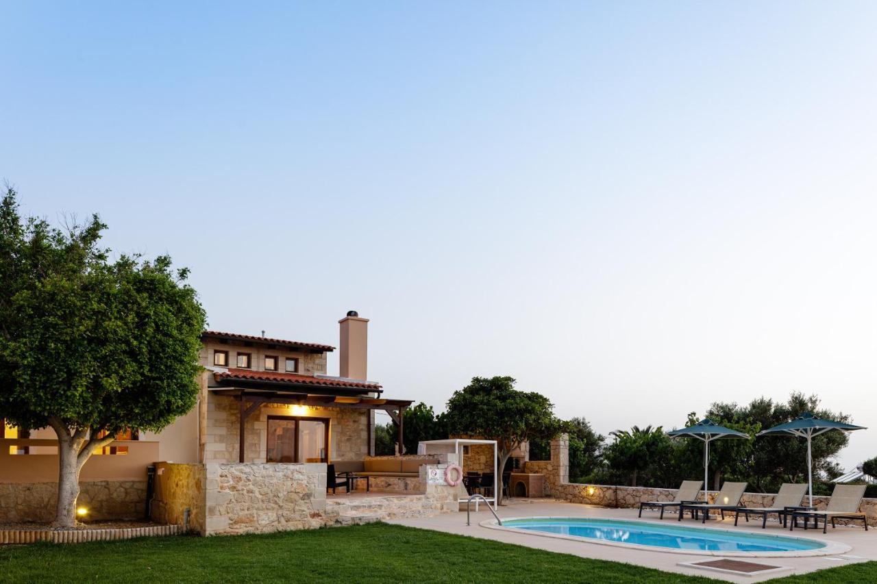Vila - Private Pools & Seaview - 500m From