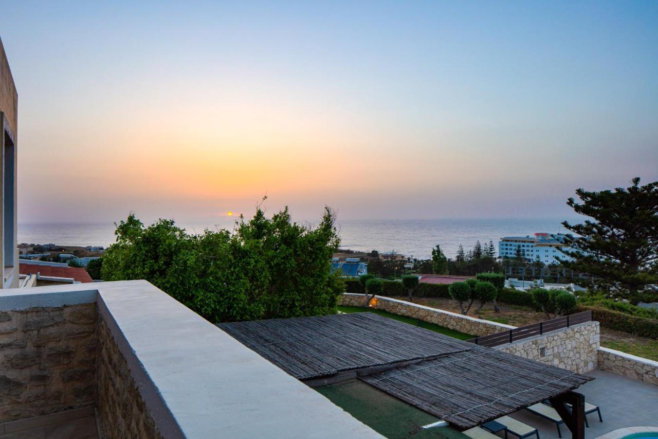 Vila - Private Pools & Seaview - 500m From