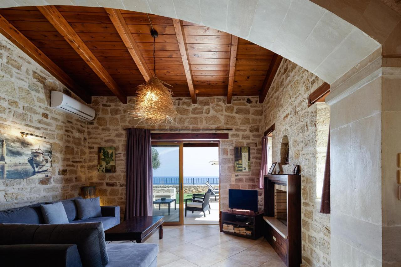 Vila - Private Pools & Seaview - 500m From