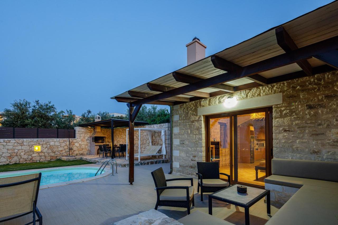 Vila - Private Pools & Seaview - 500m From