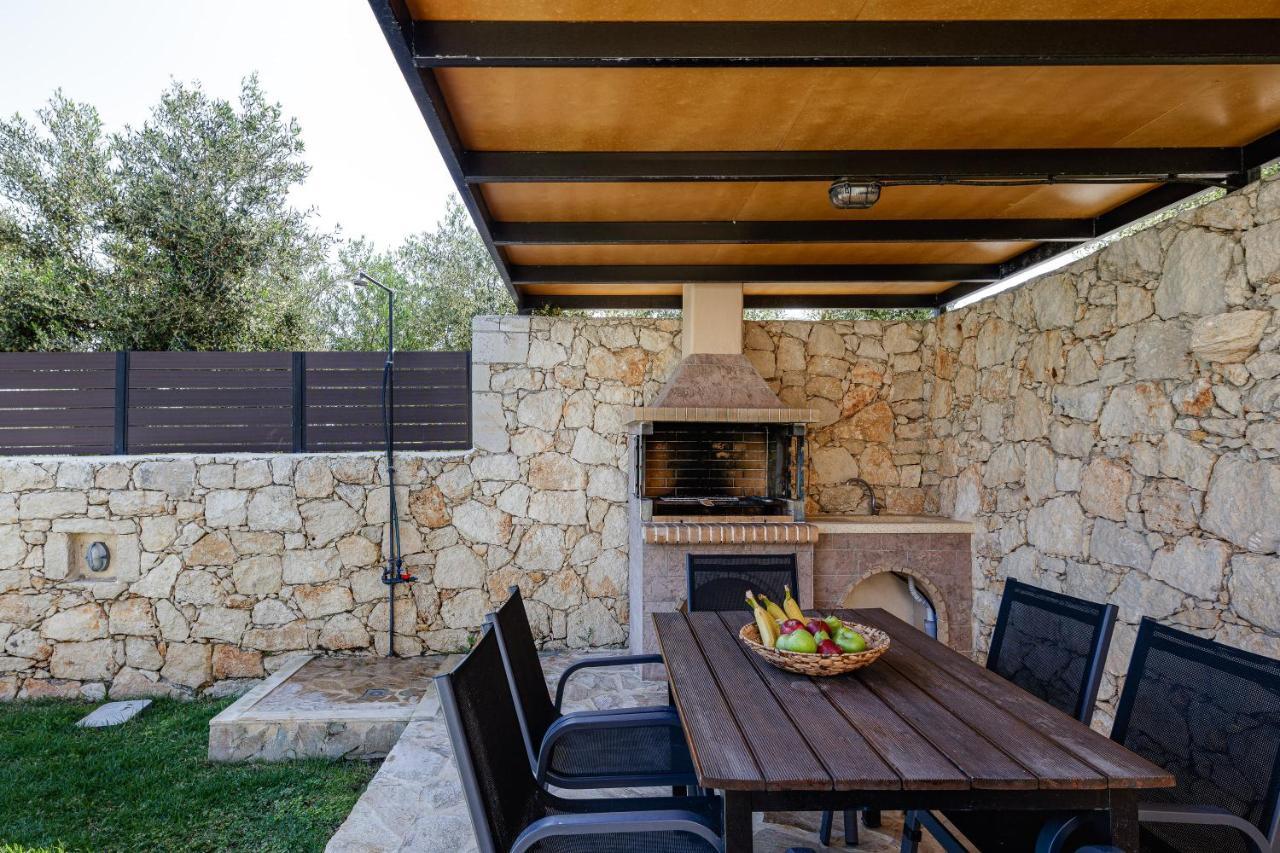 - Private Pools & Seaview - 500m From Vila *